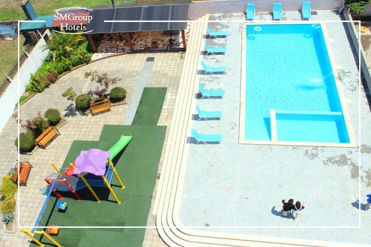 Samni Hotel Уреки Екстериор снимка