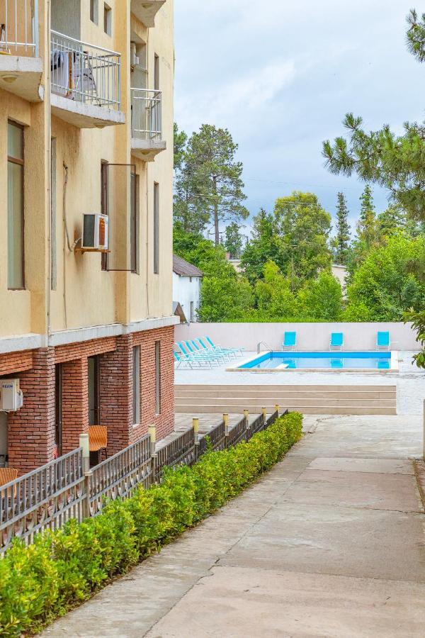Samni Hotel Уреки Екстериор снимка