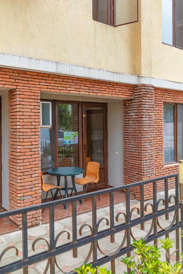 Samni Hotel Уреки Екстериор снимка