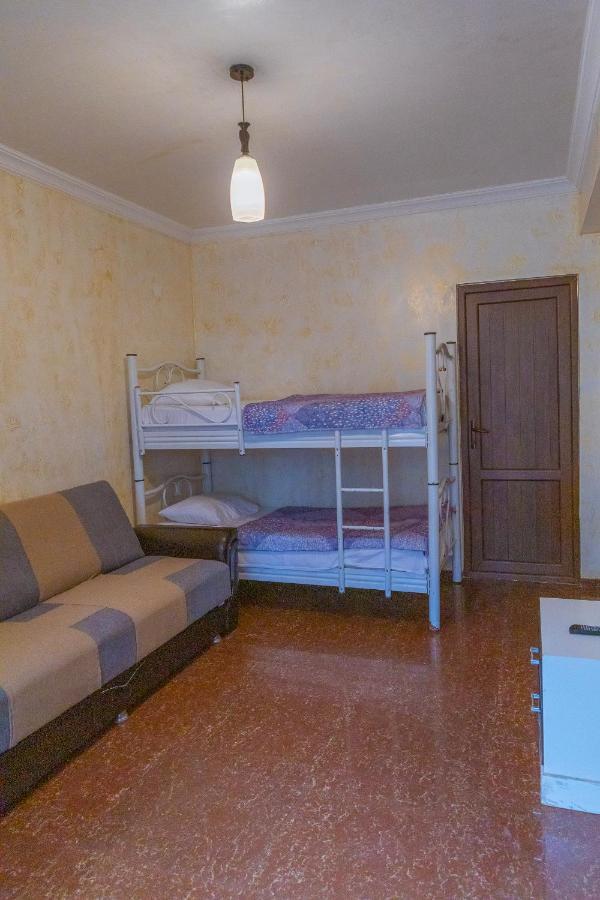 Samni Hotel Уреки Екстериор снимка