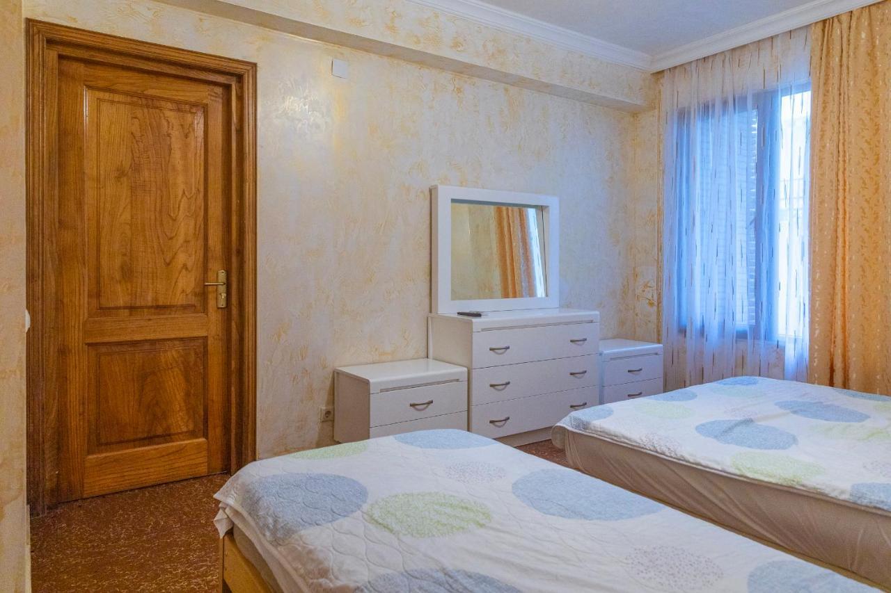 Samni Hotel Уреки Екстериор снимка