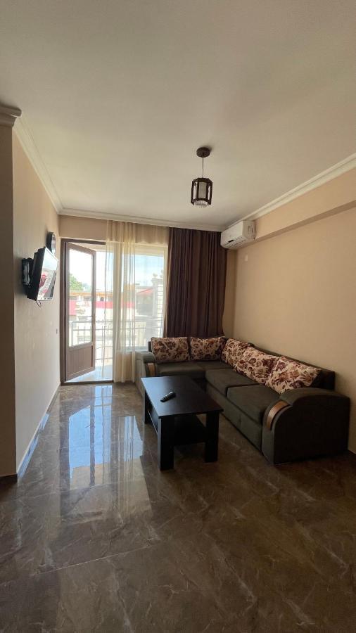 Samni Hotel Уреки Екстериор снимка