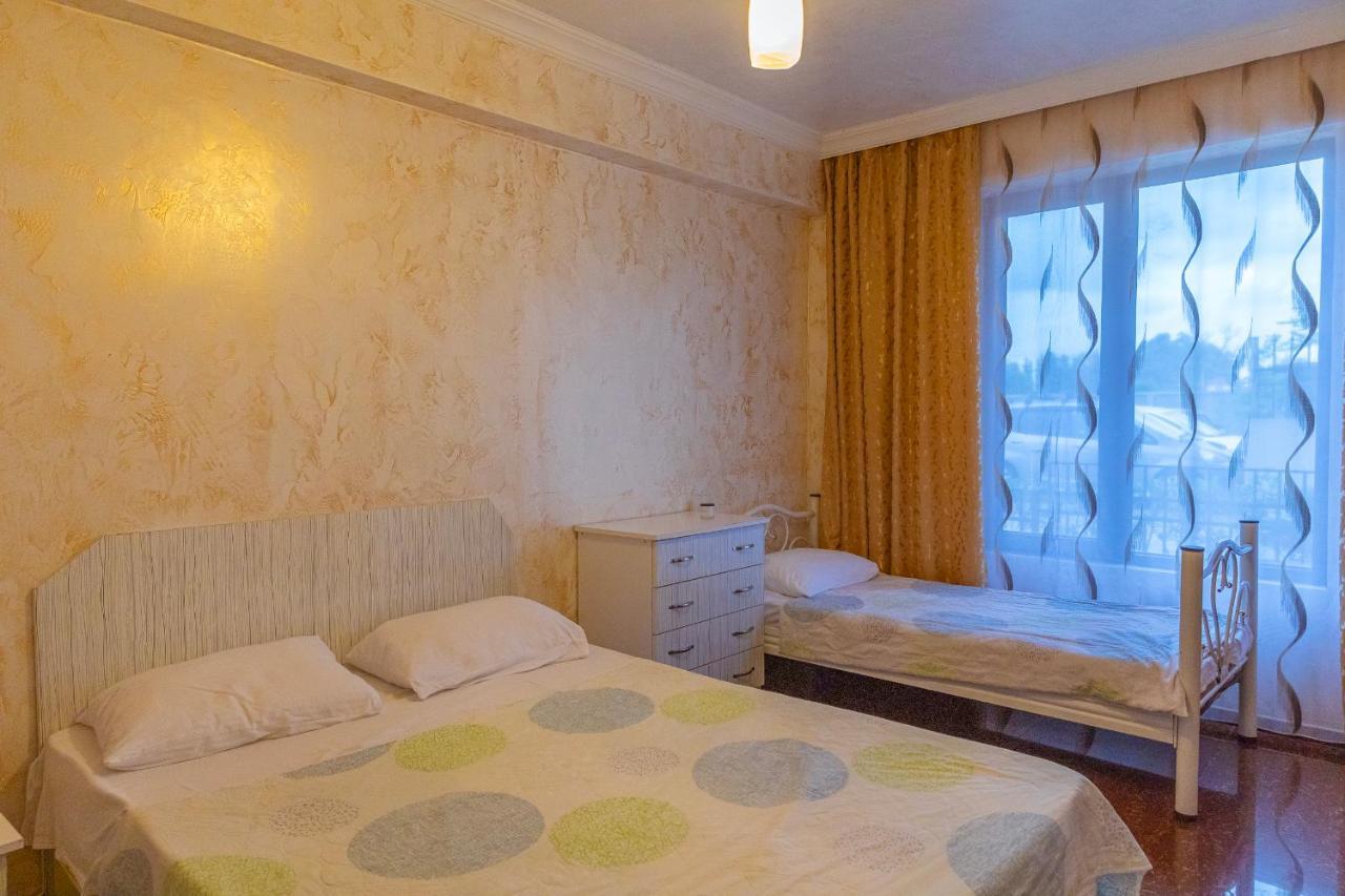 Samni Hotel Уреки Екстериор снимка