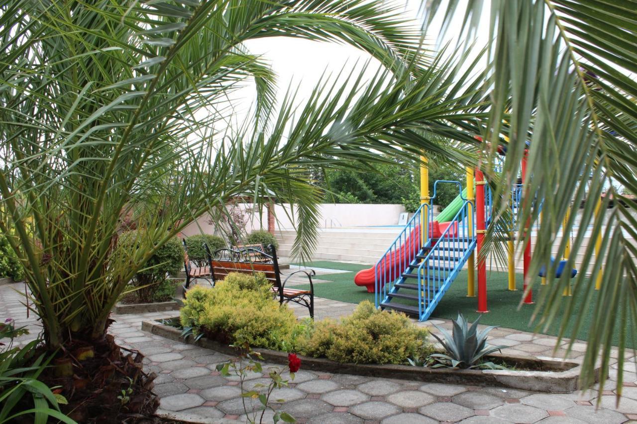 Samni Hotel Уреки Екстериор снимка