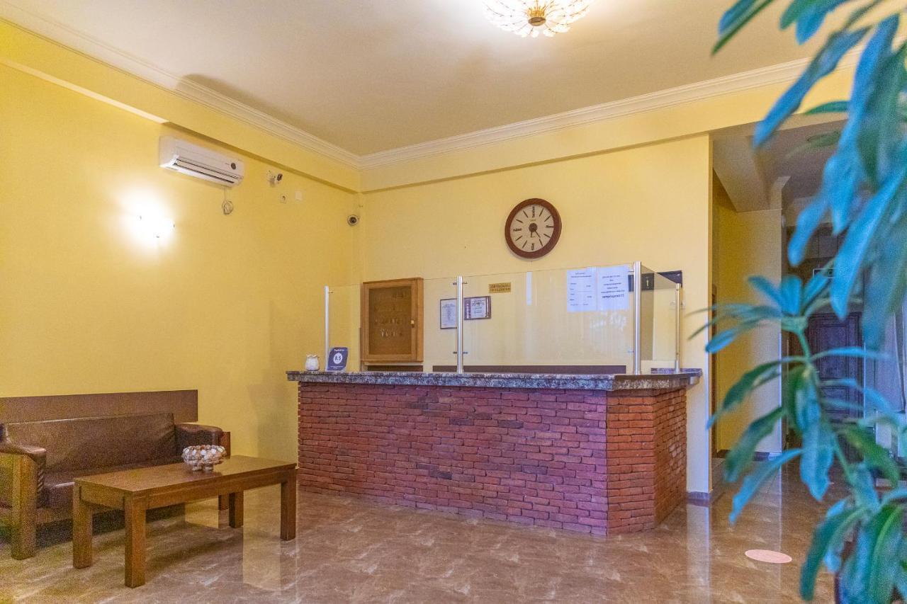 Samni Hotel Уреки Екстериор снимка