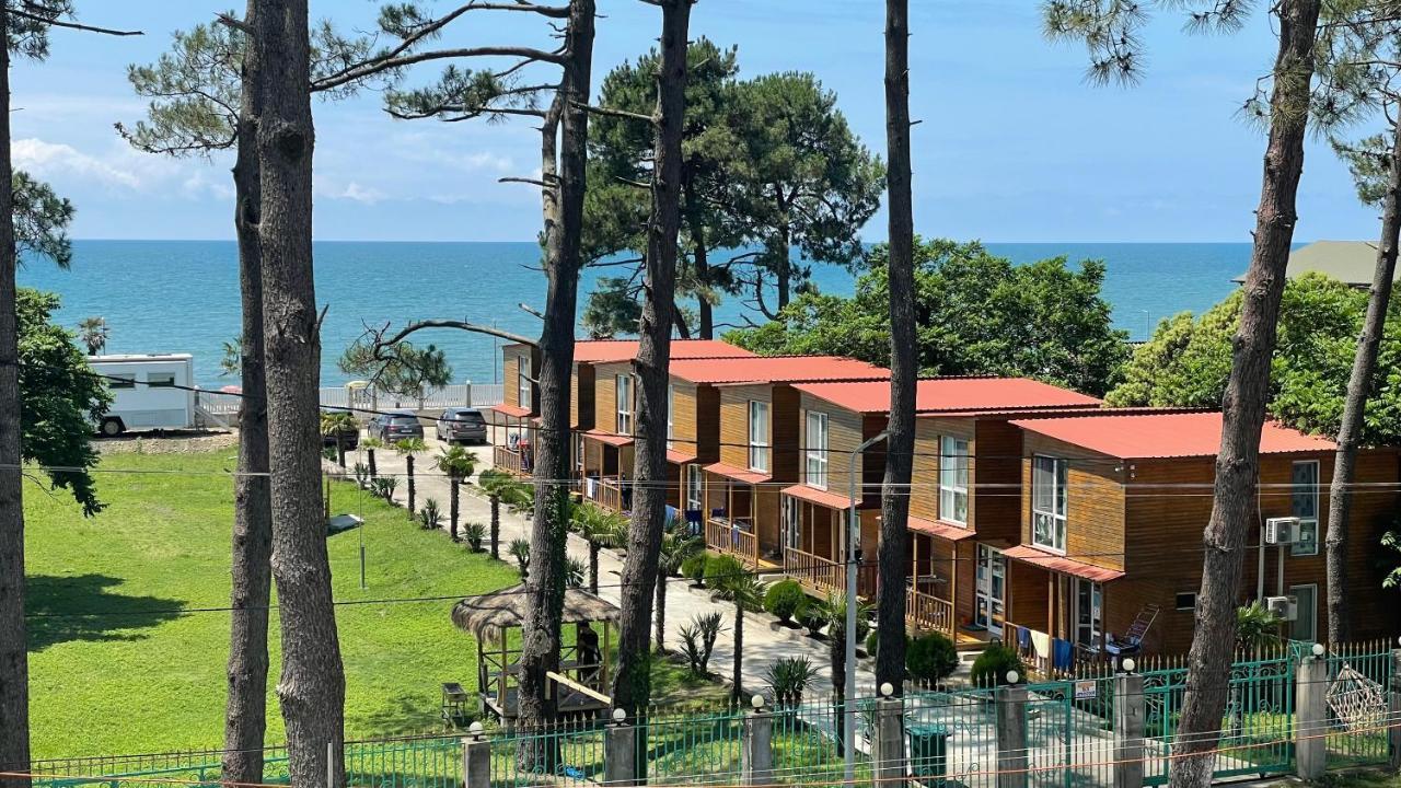 Samni Hotel Уреки Екстериор снимка