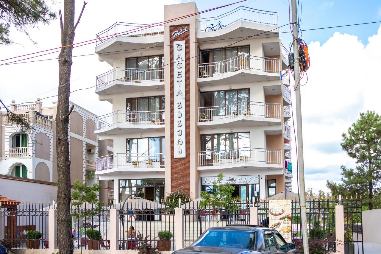 Samni Hotel Уреки Екстериор снимка