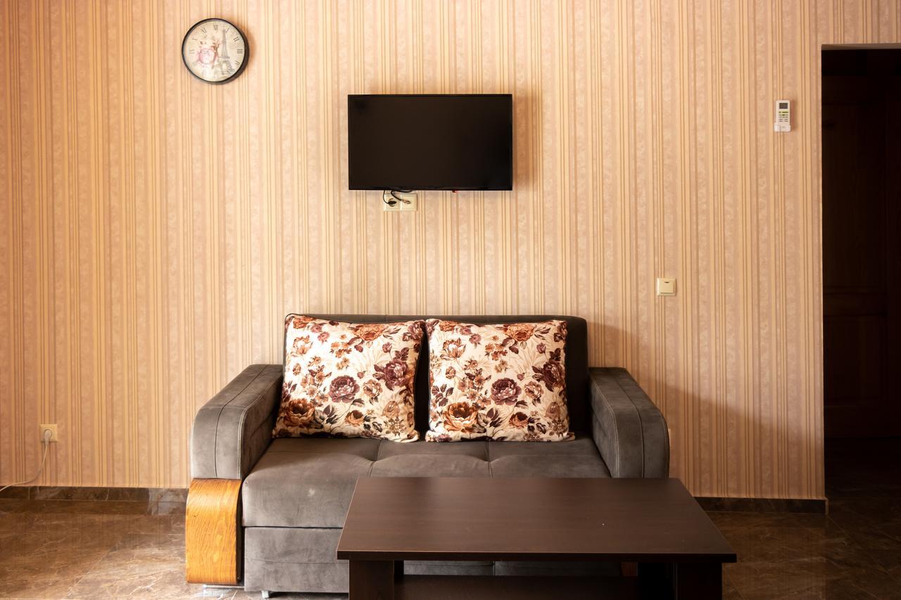 Samni Hotel Уреки Екстериор снимка