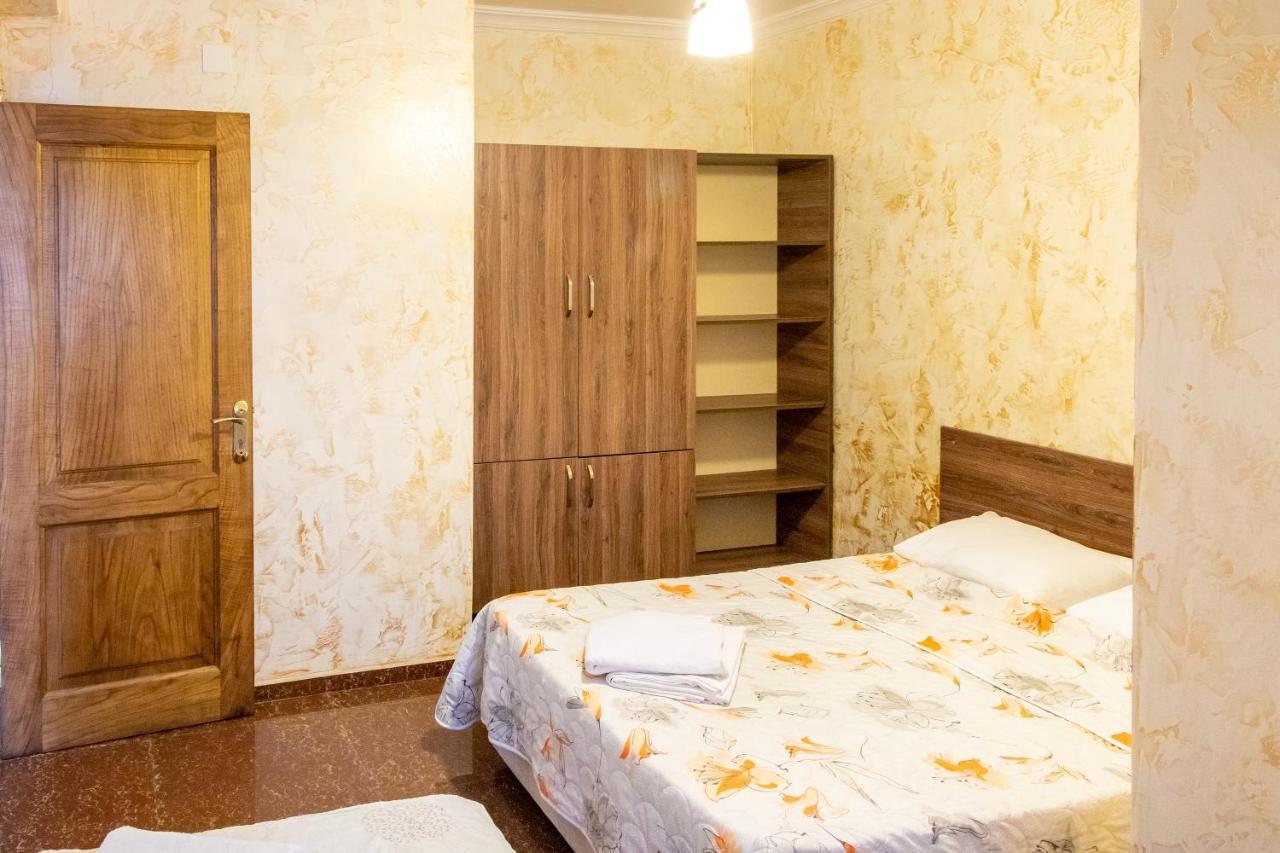 Samni Hotel Уреки Екстериор снимка